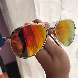 ๐ UNISEX AVIATOR SUNGLASSES